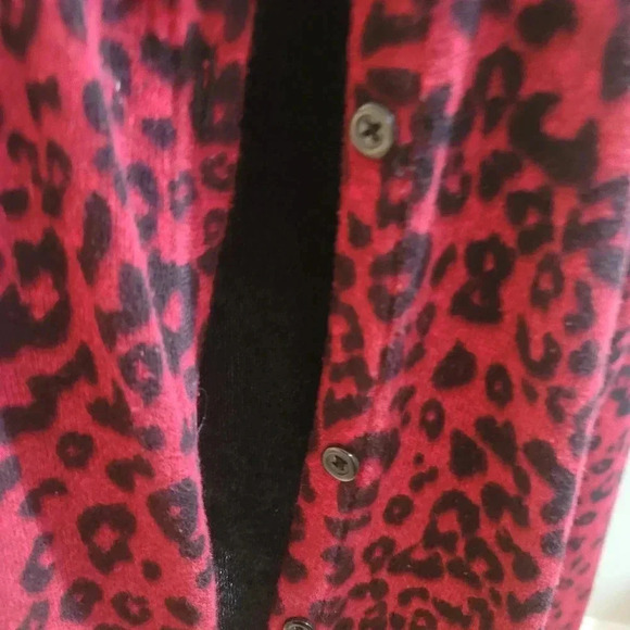 Croft&Barrow Red/Black Leopard Cardigan - Picture 5 of 9